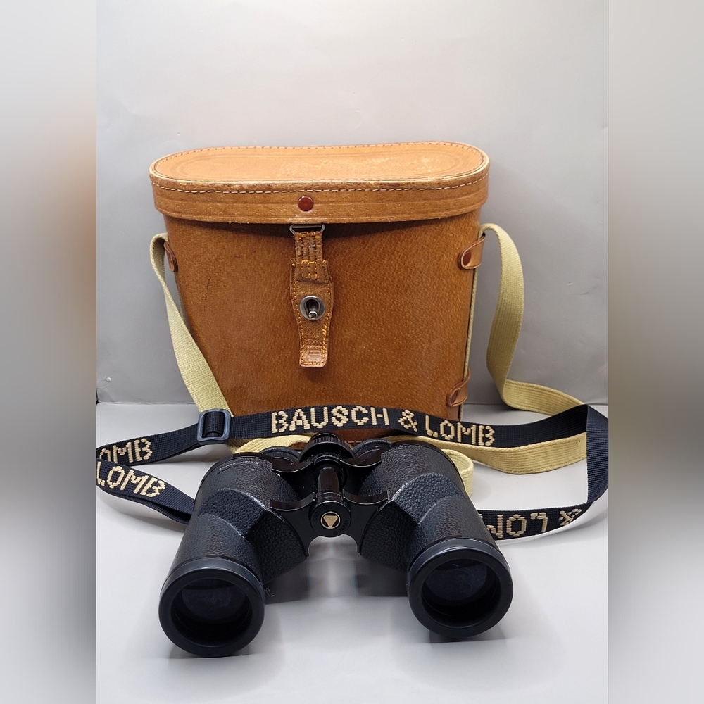 Vintage Bausch & Lomb Discoverer 7x35 Binoculars Field 7.3° Japan w/ Case